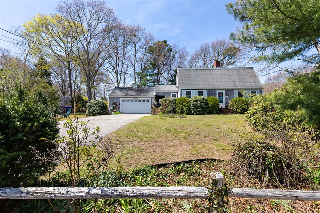 39 Bennets Neck Dr