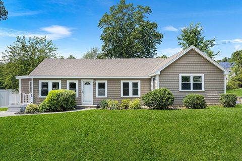 20 Birchmont St Tyngsborough MA 01879