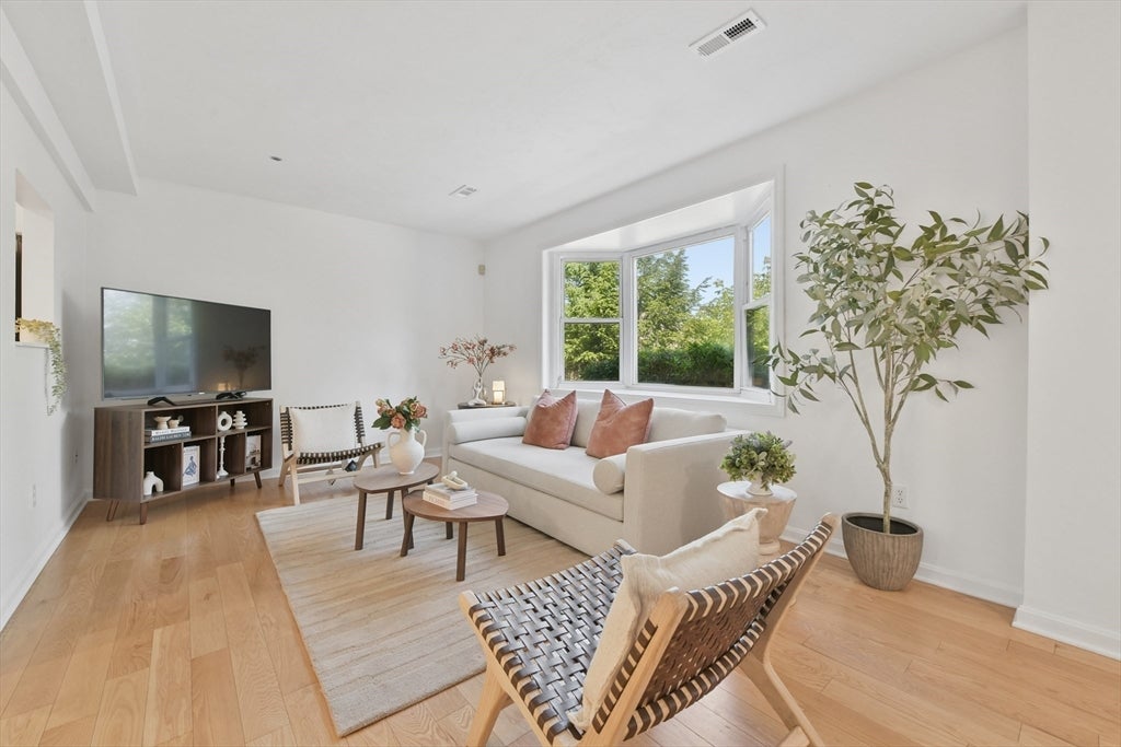 110 Coolidge Hill Rd 2