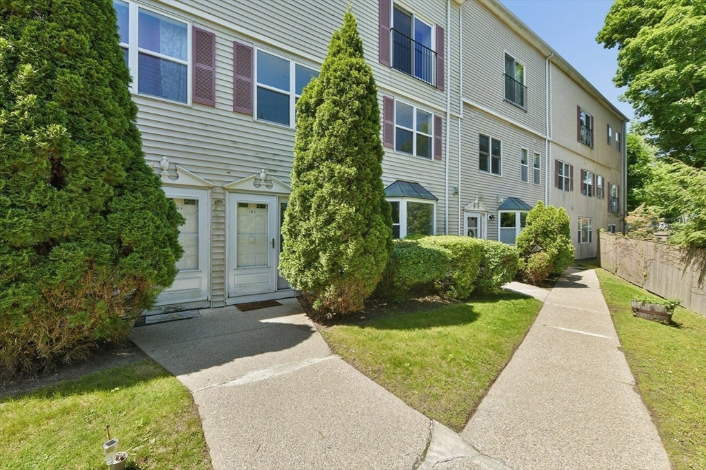110 Coolidge Hill Rd 2