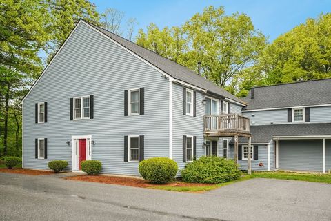 39 Lantern Ln 7 Dracut MA 01826