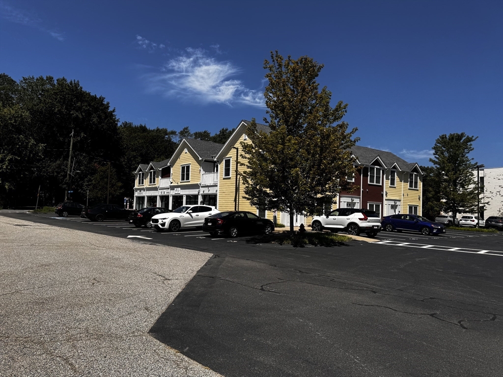 54 Loomis St 1106