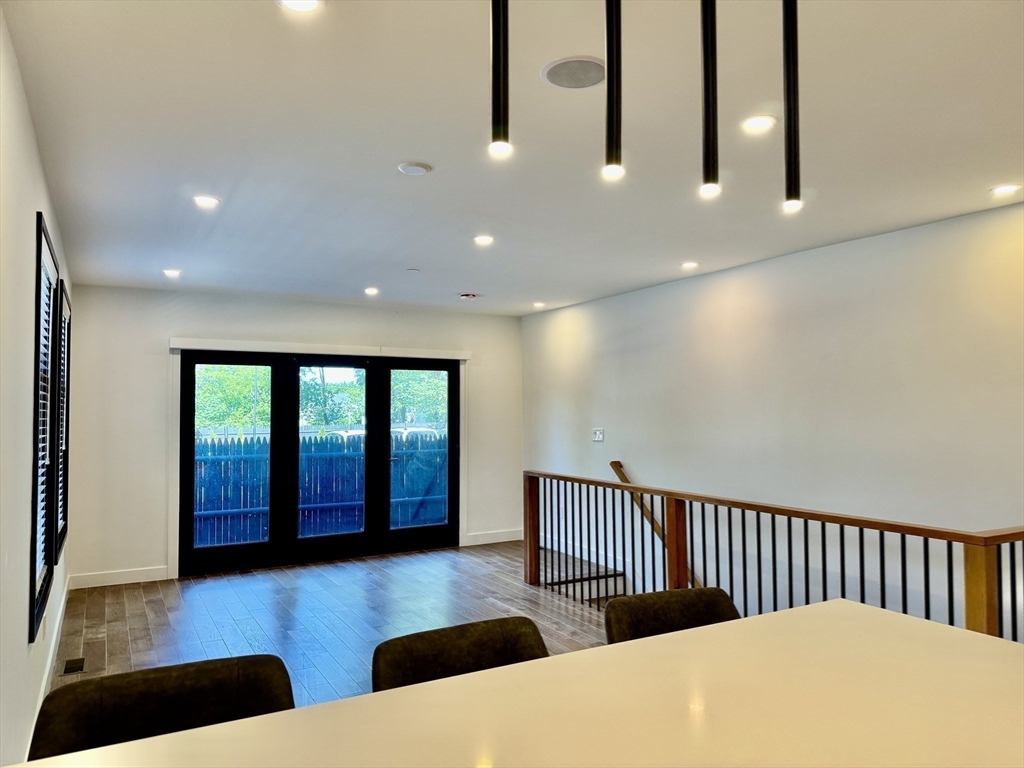 252 Main St 101