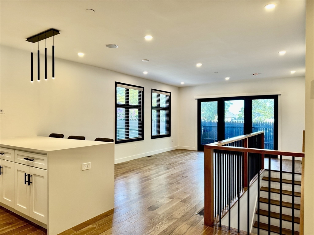 252 Main St 101