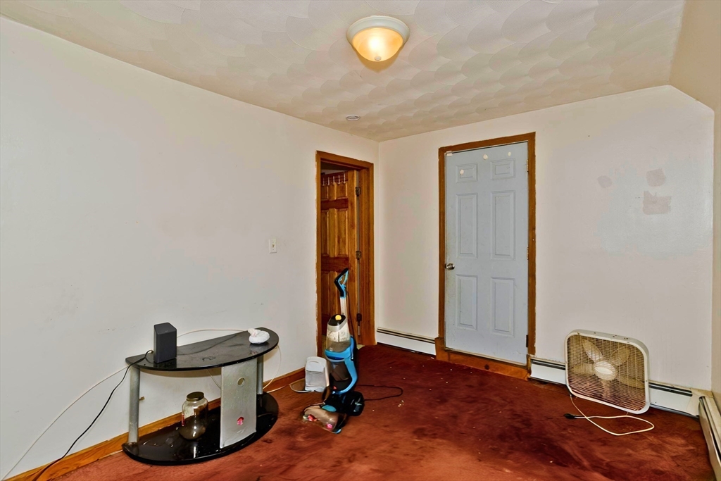 Springfield, Massachusetts 01151, United States, 4 Bedrooms Bedrooms, ,2 BathroomsBathrooms,Residential,Active,140386