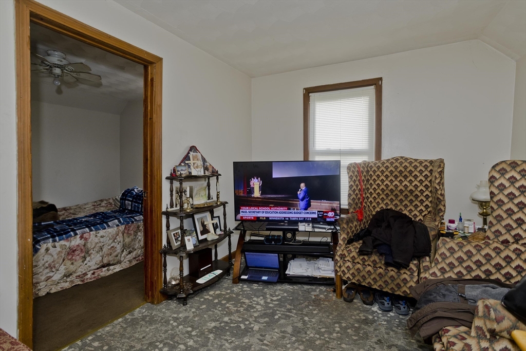 Springfield, Massachusetts 01151, United States, 4 Bedrooms Bedrooms, ,2 BathroomsBathrooms,Residential,Active,140386