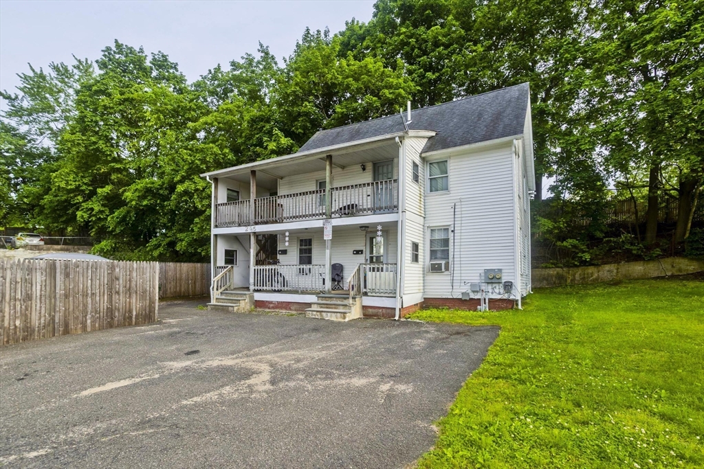 Springfield, Massachusetts 01151, United States, 4 Bedrooms Bedrooms, ,2 BathroomsBathrooms,Residential,Active,140386