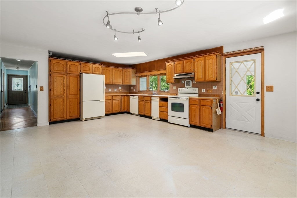 55 Chestnut St, North Reading, MA, 55 Chestnut St, North Reading, MA Photo #12