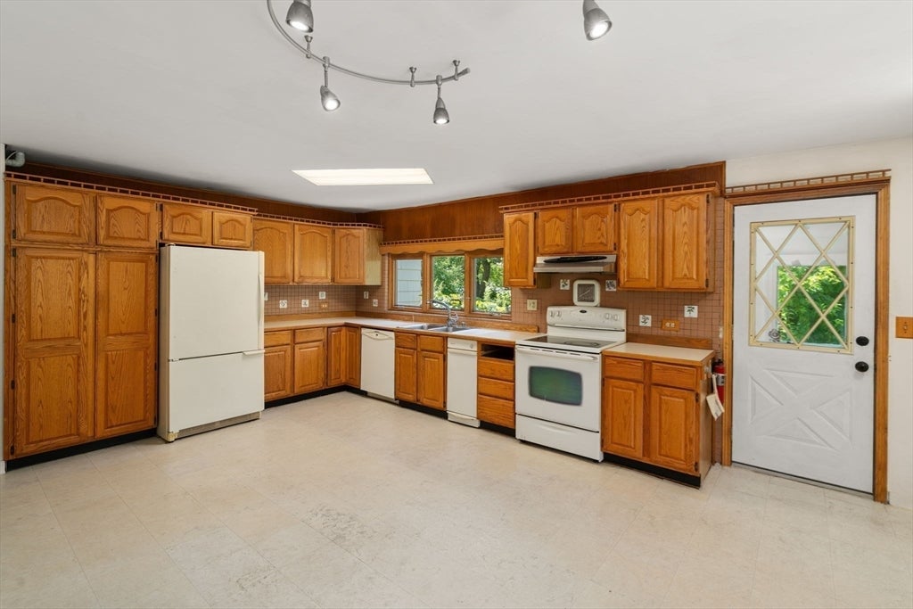 55 Chestnut St, North Reading, MA, 55 Chestnut St, North Reading, MA Photo #11