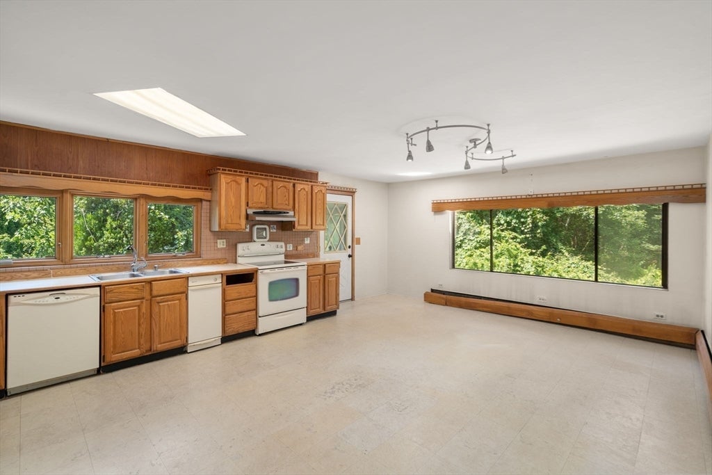 55 Chestnut St, North Reading, MA, 55 Chestnut St, North Reading, MA Photo #10