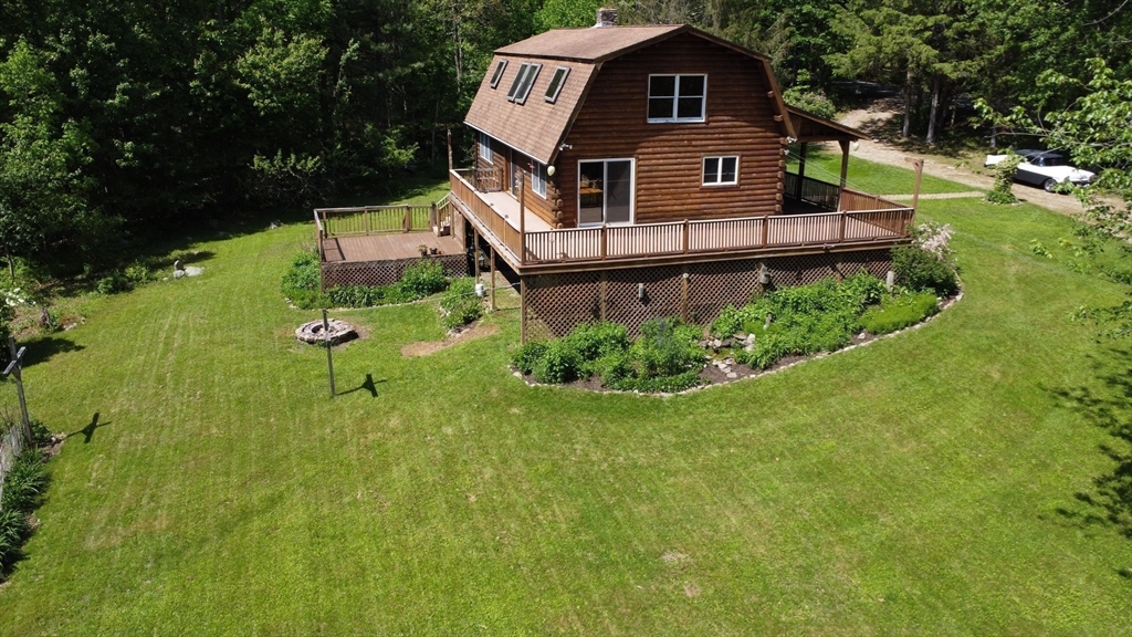 40 Lombard Rd