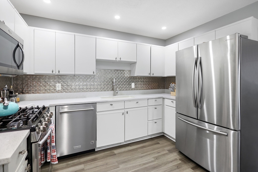 84 Tennis Plaza Rd 46