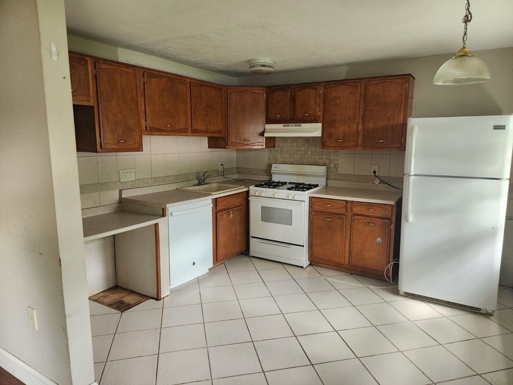 25 Farrwood Ave 1