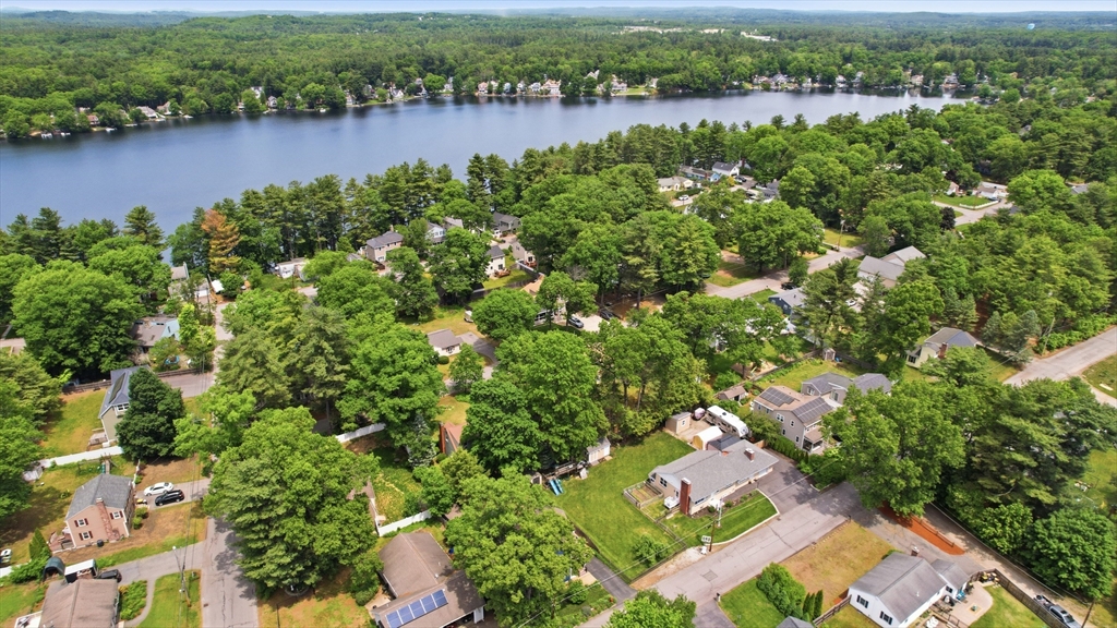 8 Maple Rd