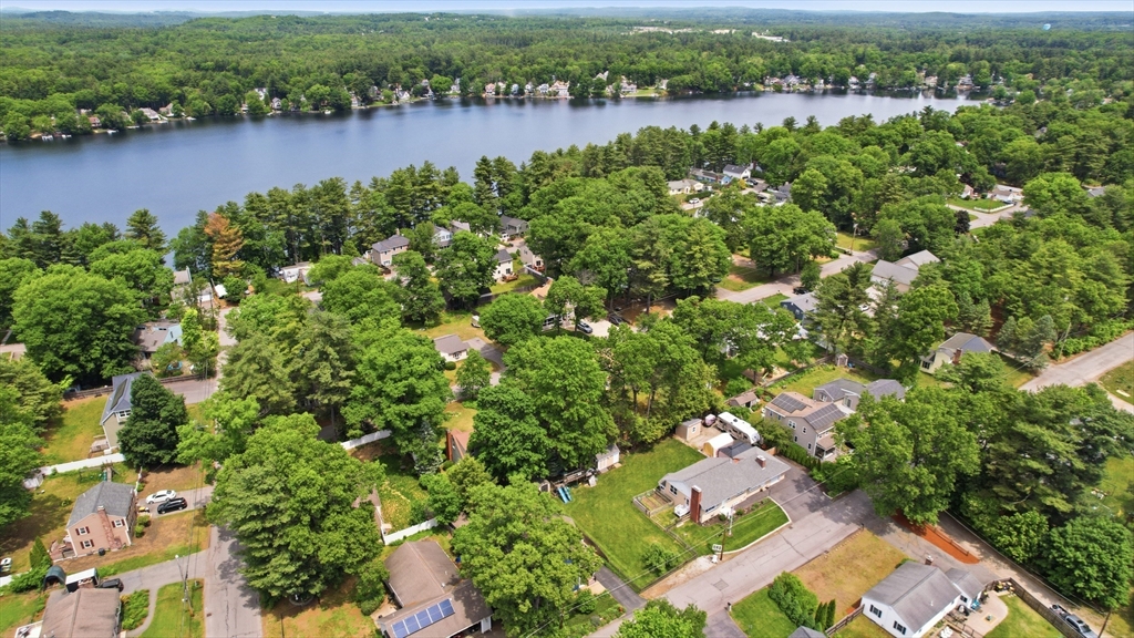 8 Maple Rd
