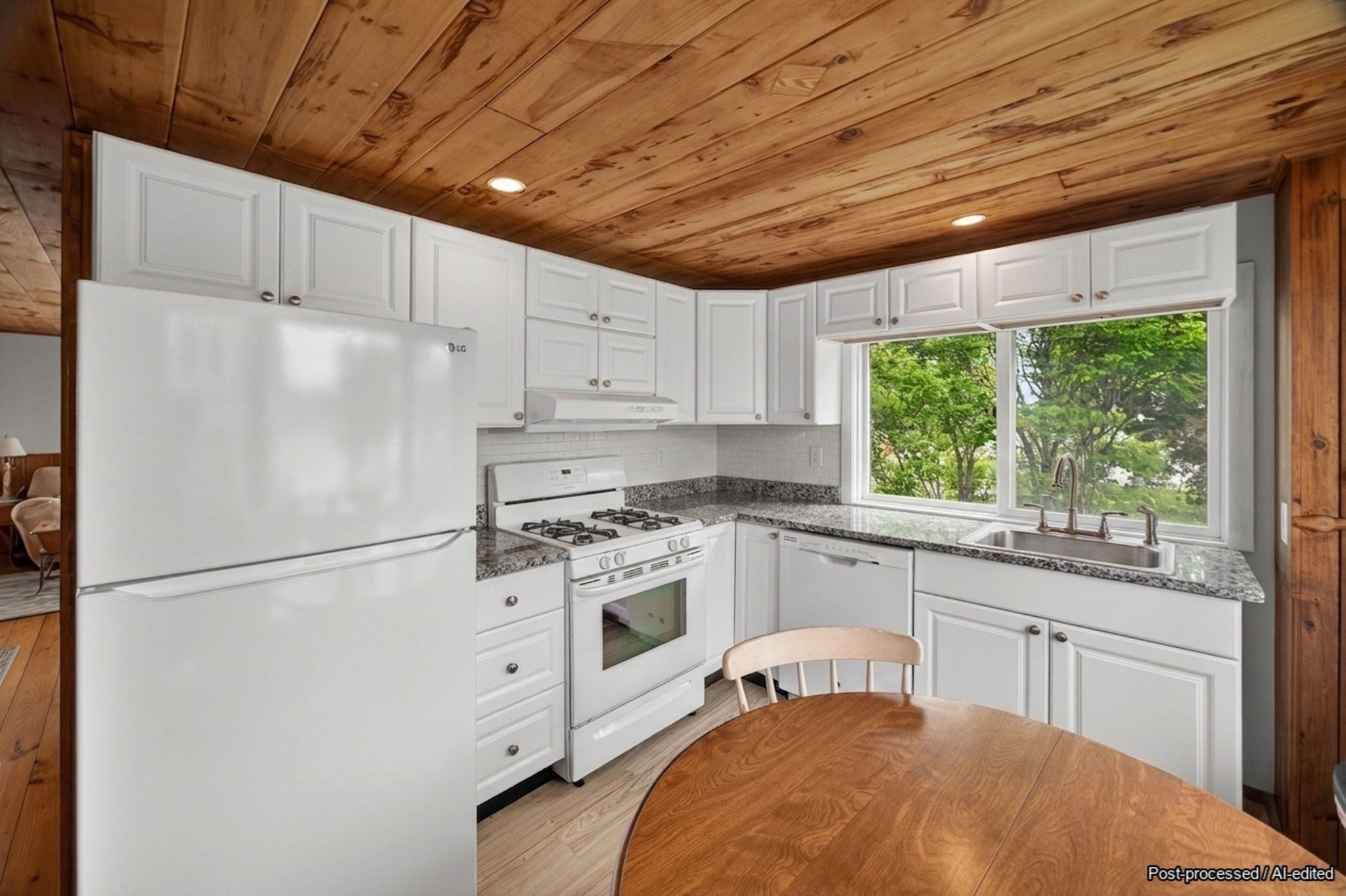 424 Grand Ave, Falmouth, MA Photo #12