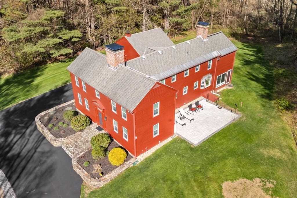 9 Bay Path Dr