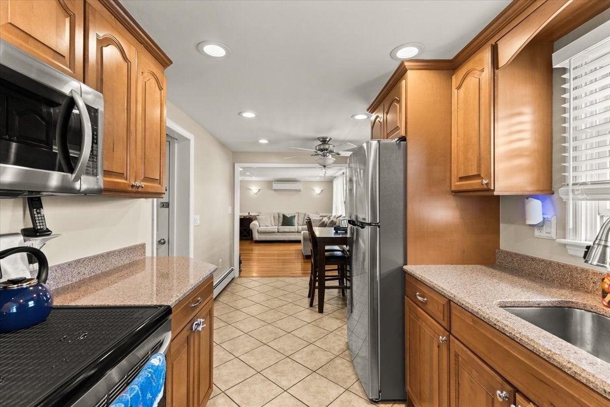 88 Quincy St, Brockton, MA Photo #10