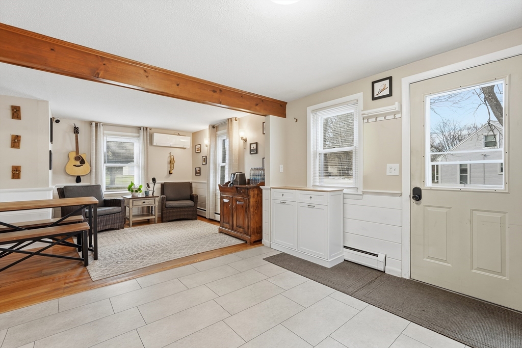 West Springfield, Massachusetts 01089, United States, 3 Bedrooms Bedrooms, ,2 BathroomsBathrooms,Residential,Active,242912