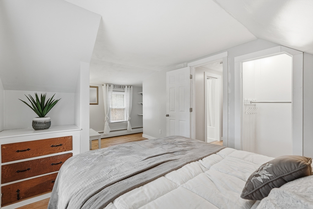 West Springfield, Massachusetts 01089, United States, 3 Bedrooms Bedrooms, ,2 BathroomsBathrooms,Residential,Active,242912