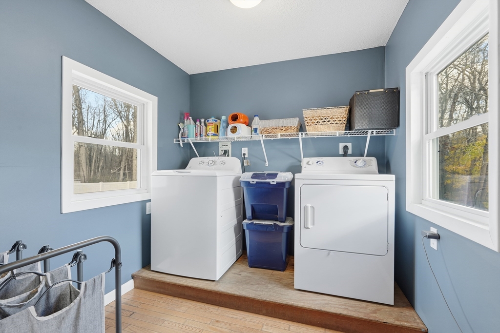 West Springfield, Massachusetts 01089, United States, 3 Bedrooms Bedrooms, ,2 BathroomsBathrooms,Residential,Active,242912