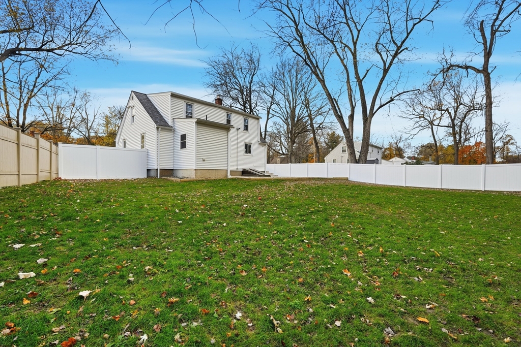 West Springfield, Massachusetts 01089, United States, 3 Bedrooms Bedrooms, ,2 BathroomsBathrooms,Residential,Active,242912