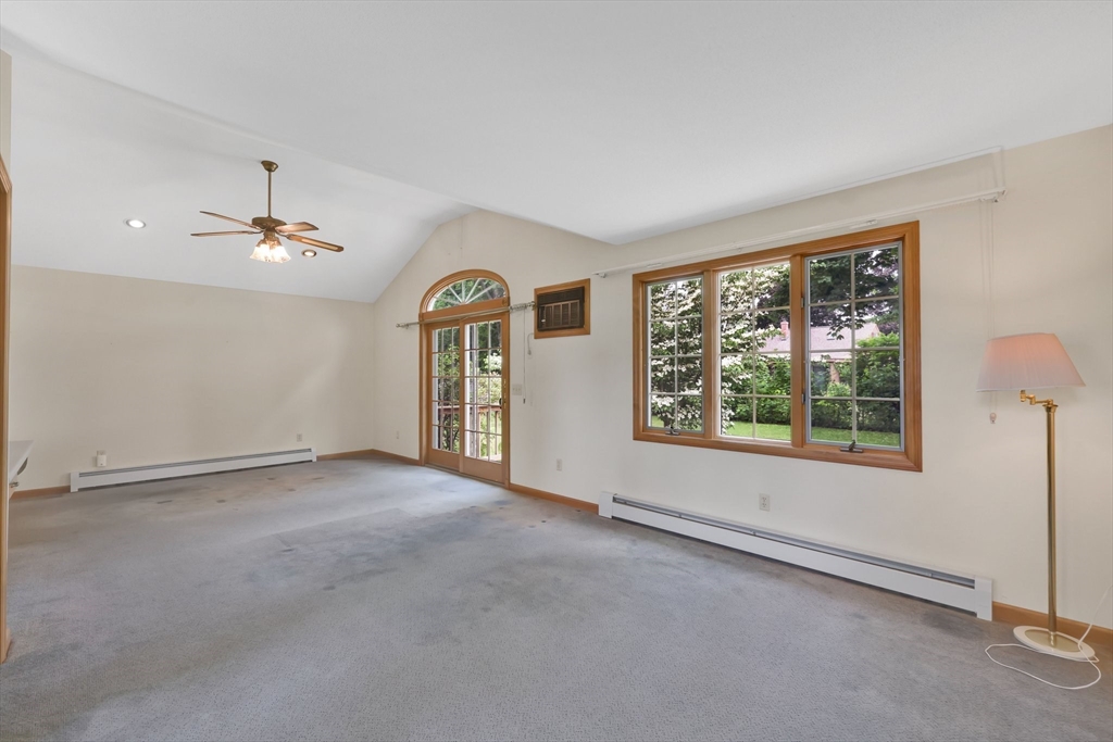 28 Bluegrass Ln