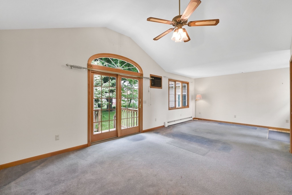 28 Bluegrass Ln