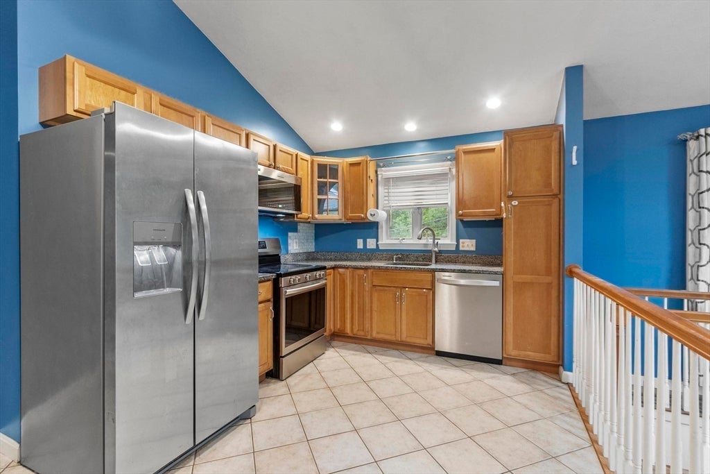 2 Stratton Dr, Hudson, MA, 2 Stratton Dr, Hudson, MA Photo #26