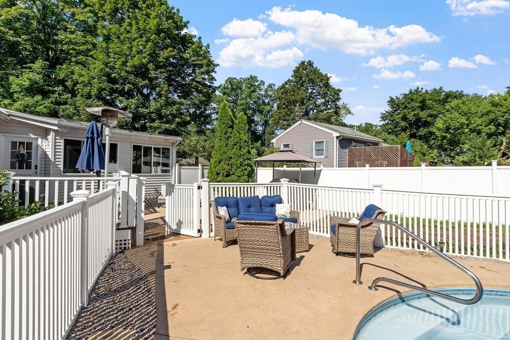 2 Stratton Dr, Hudson, MA, 2 Stratton Dr, Hudson, MA Photo #39