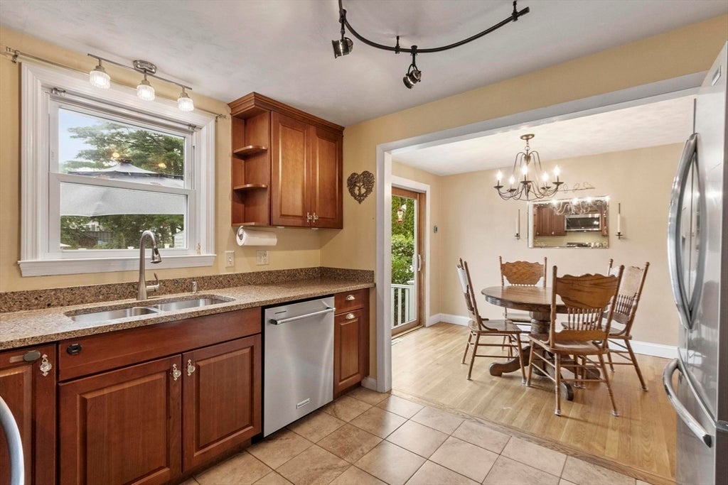 2 Stratton Dr, Hudson, MA, 2 Stratton Dr, Hudson, MA Photo #6