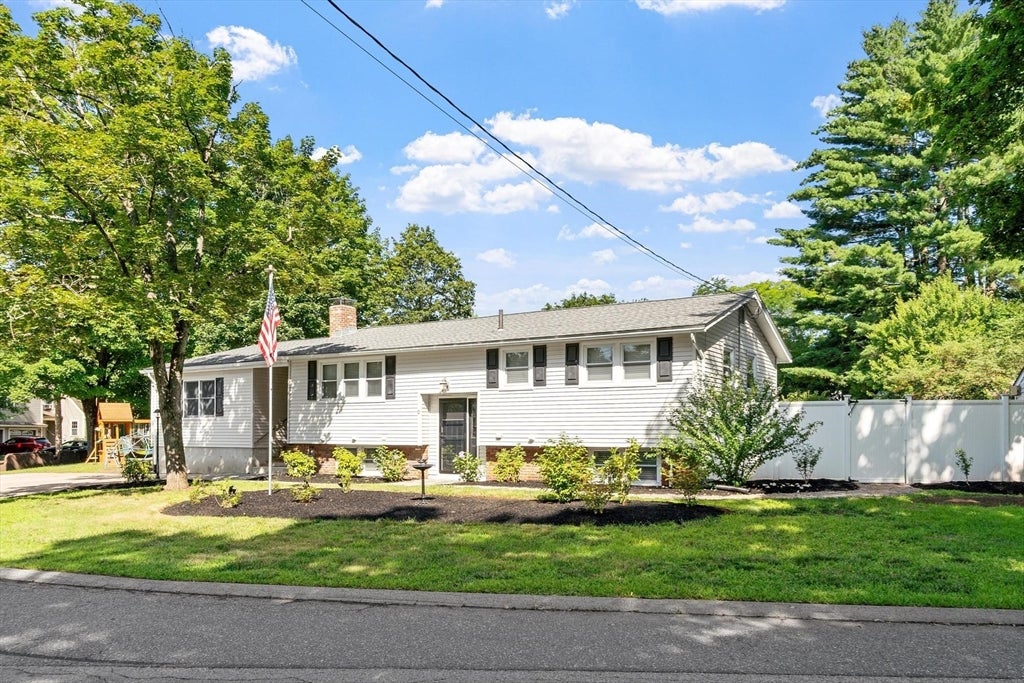 2 Stratton Dr
