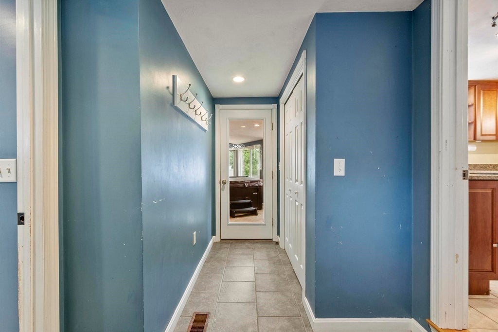 2 Stratton Dr, Hudson, MA, 2 Stratton Dr, Hudson, MA Photo #25