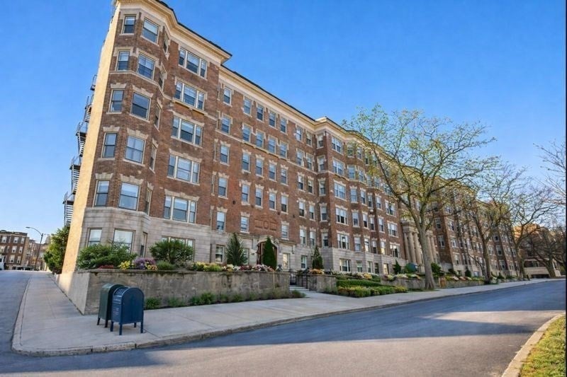 1368 Commonwealth AVE #6, Boston, MA Photo #12