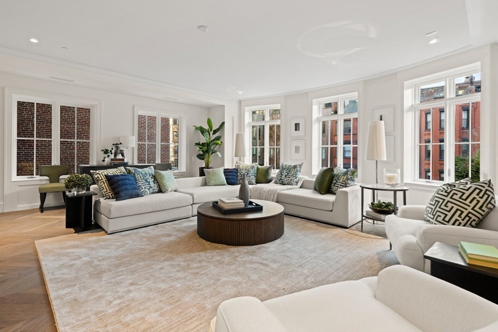 397 Commonwealth Avenue #3, Boston, MA Photo #4