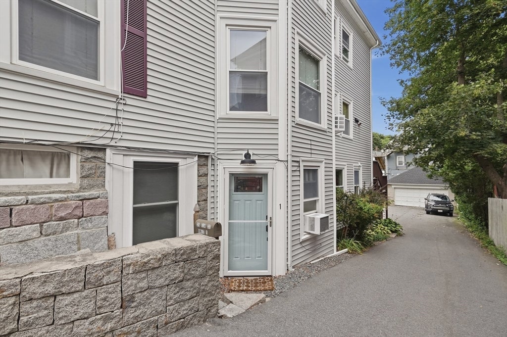 25 Elm Street #1, Gloucester, MA Photo #22