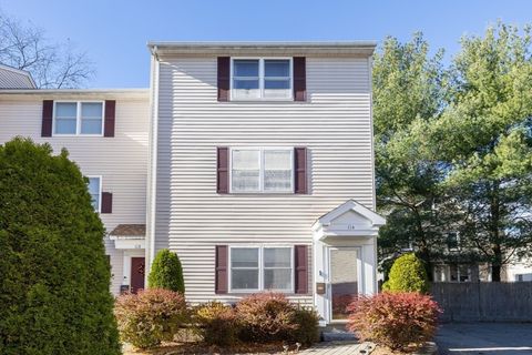 11A Endicott 3 Peabody MA 01960