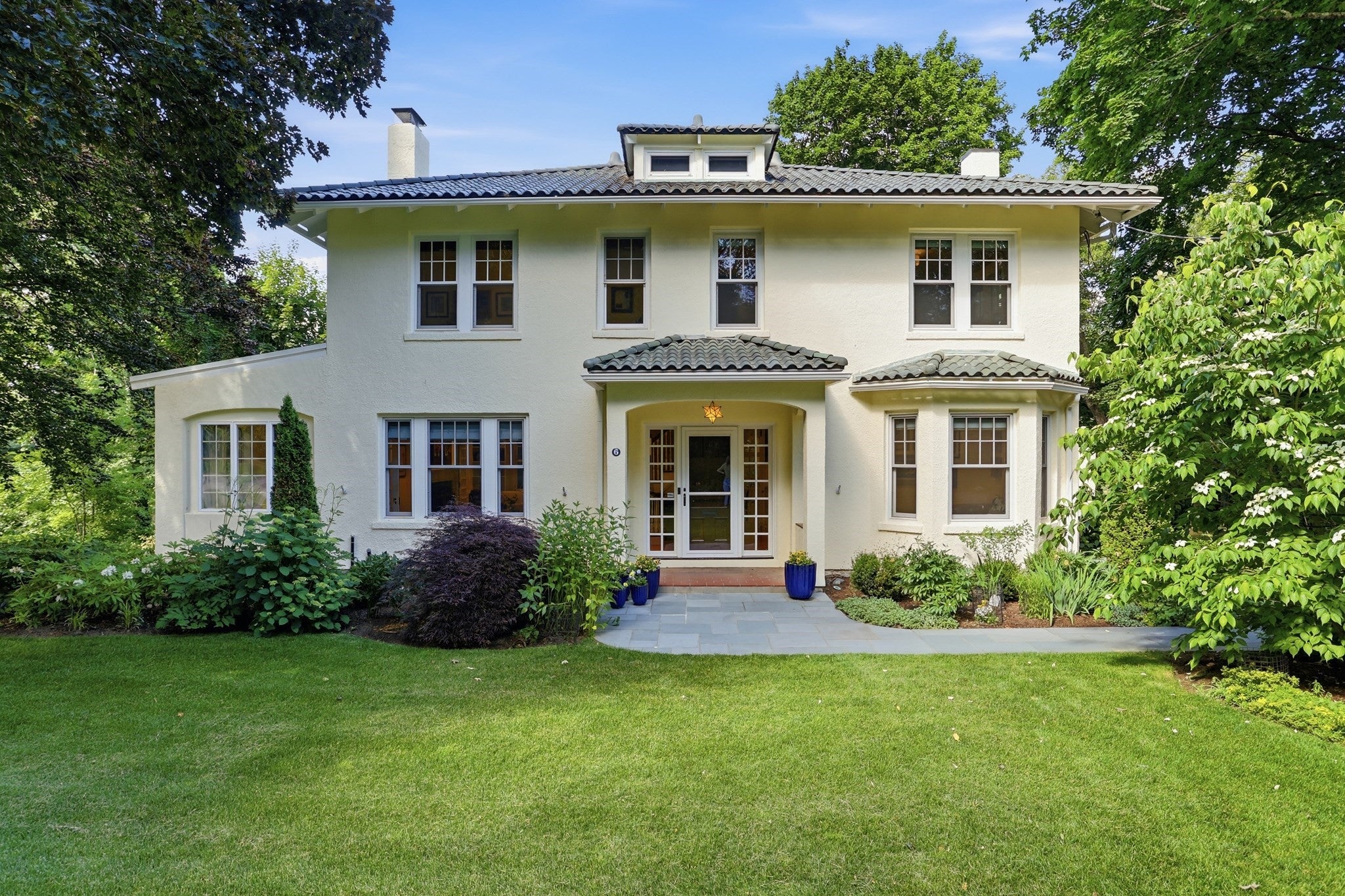 6 Oakmount Circle
