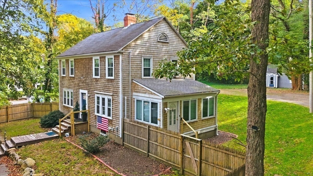 511 Palmer Ave, Falmouth, MA Photo #1