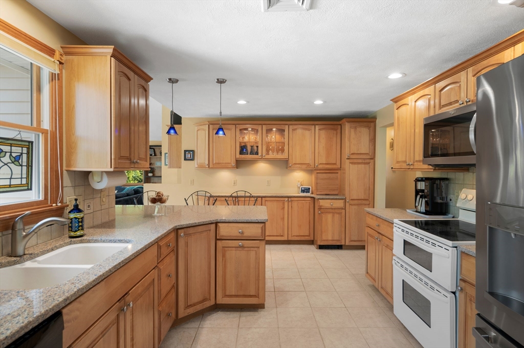 31 Rustic Ln, Reading, MA, 31 Rustic Ln, Reading, MA Photo #24