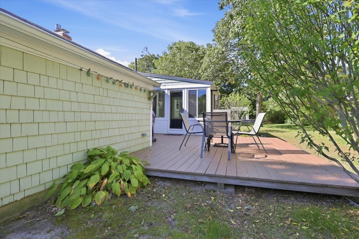 32 Scholl Av