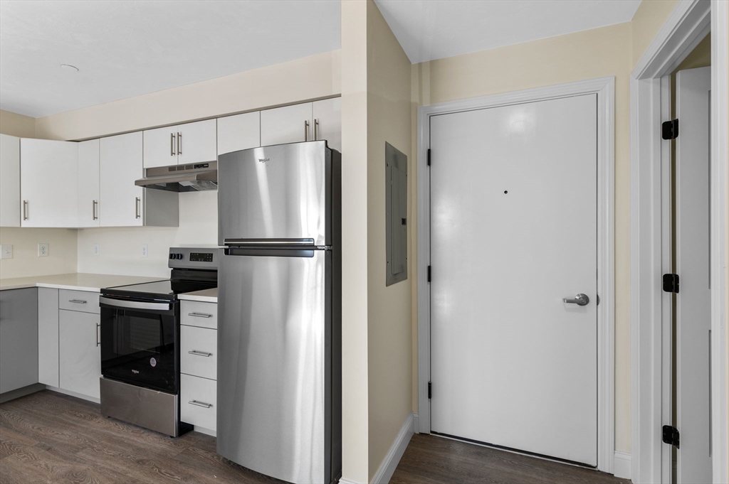 472 Essex Street 507