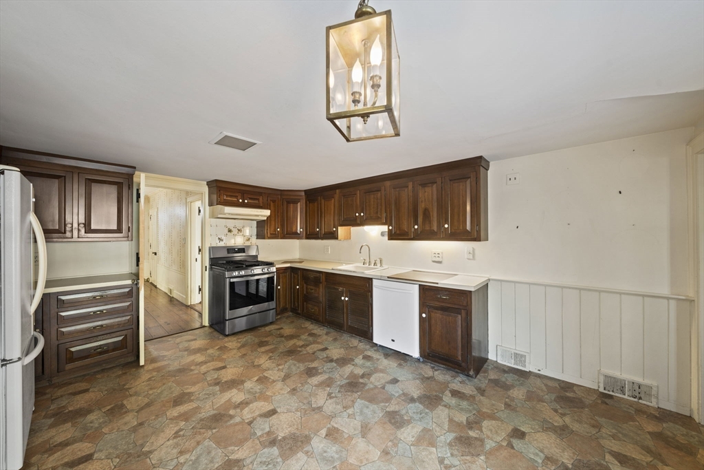 18 Winfield Way