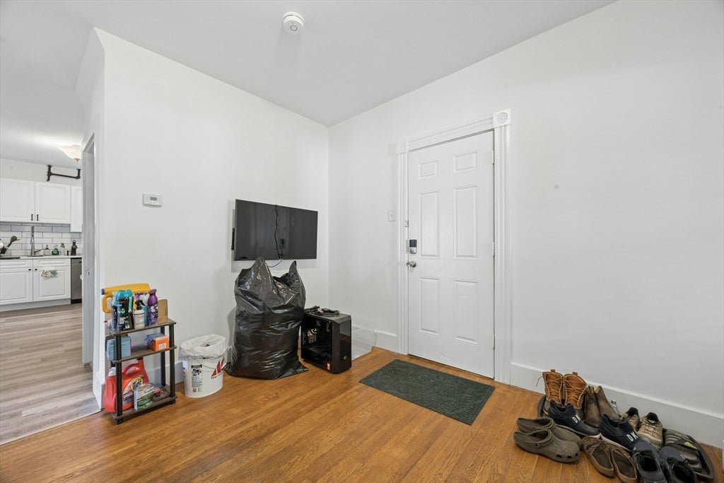 19 Englewood Avenue, Worcester, MA Photo #5