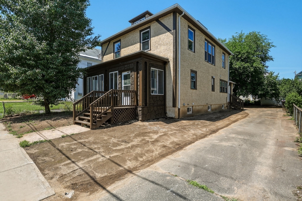 61 W Glen St, Holyoke, MA Photo #35