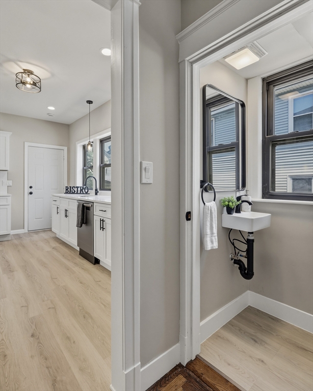 61 W Glen St, Holyoke, MA Photo #17