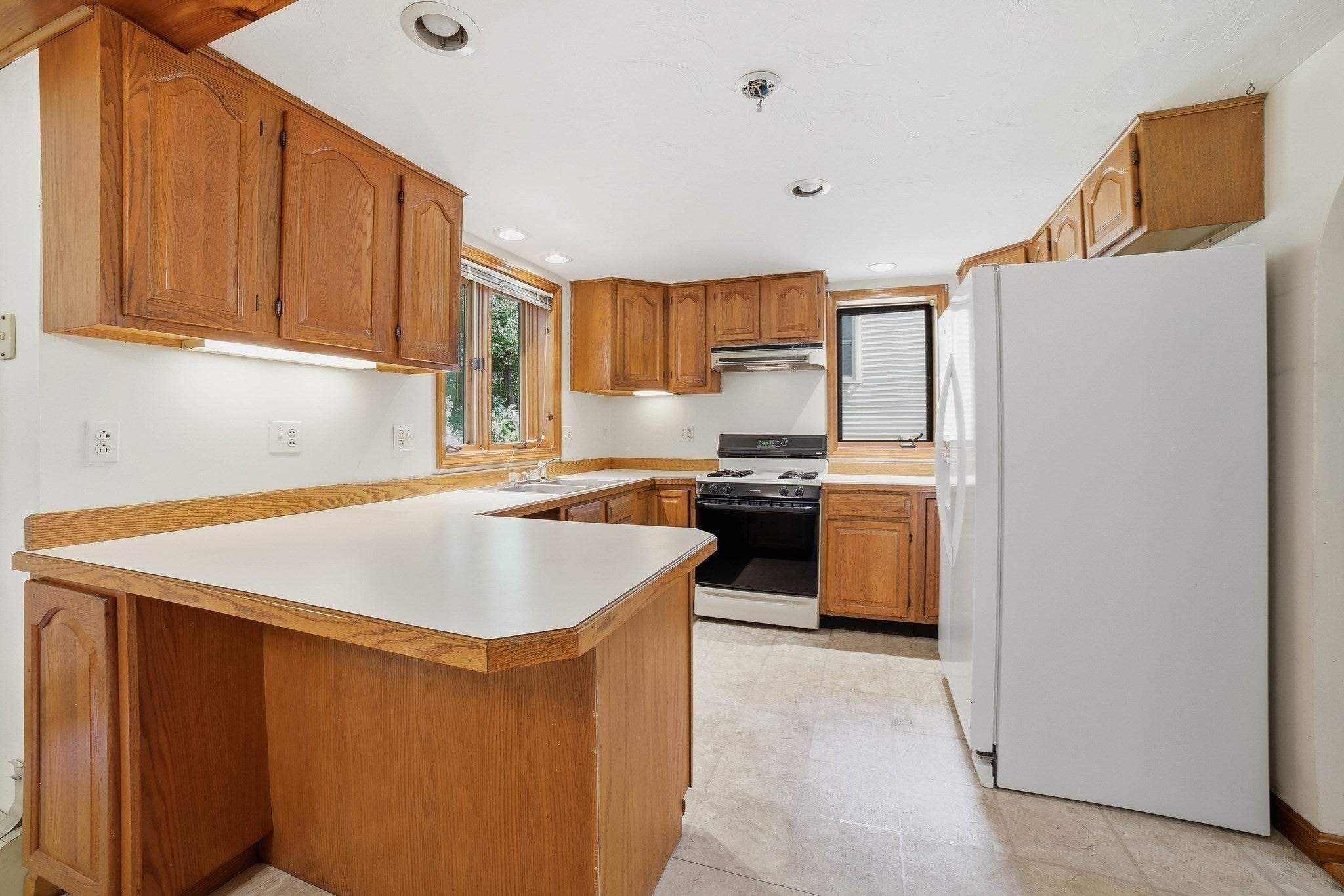 102 Sycamore Street, Millbury, MA, 102 Sycamore Street, Millbury, MA Photo #6