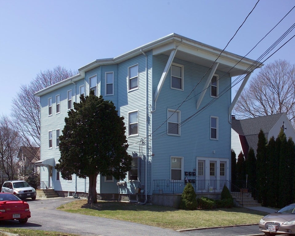Photo of 6,8,10 Exeter St, Taunton, MA