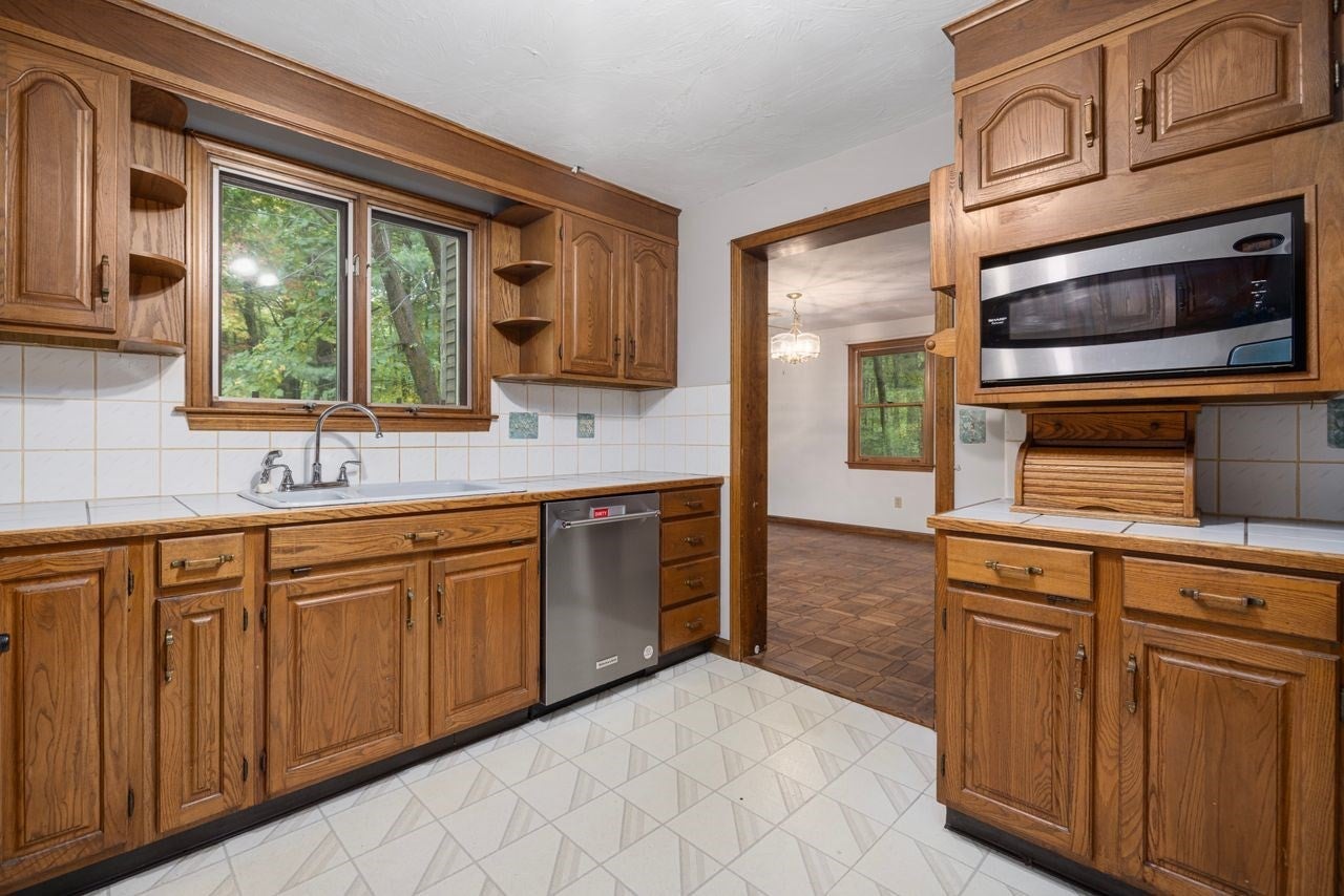 16 Wildwood Circle, Millville, MA, 16 Wildwood Circle, Millville, MA Photo #17