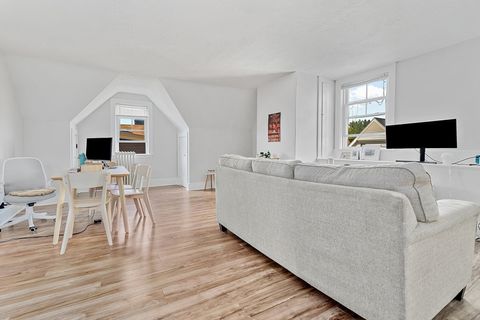 Photo of 13 Dartmouth St #2, Somerville, MA 02145 (MLS # 73509430)